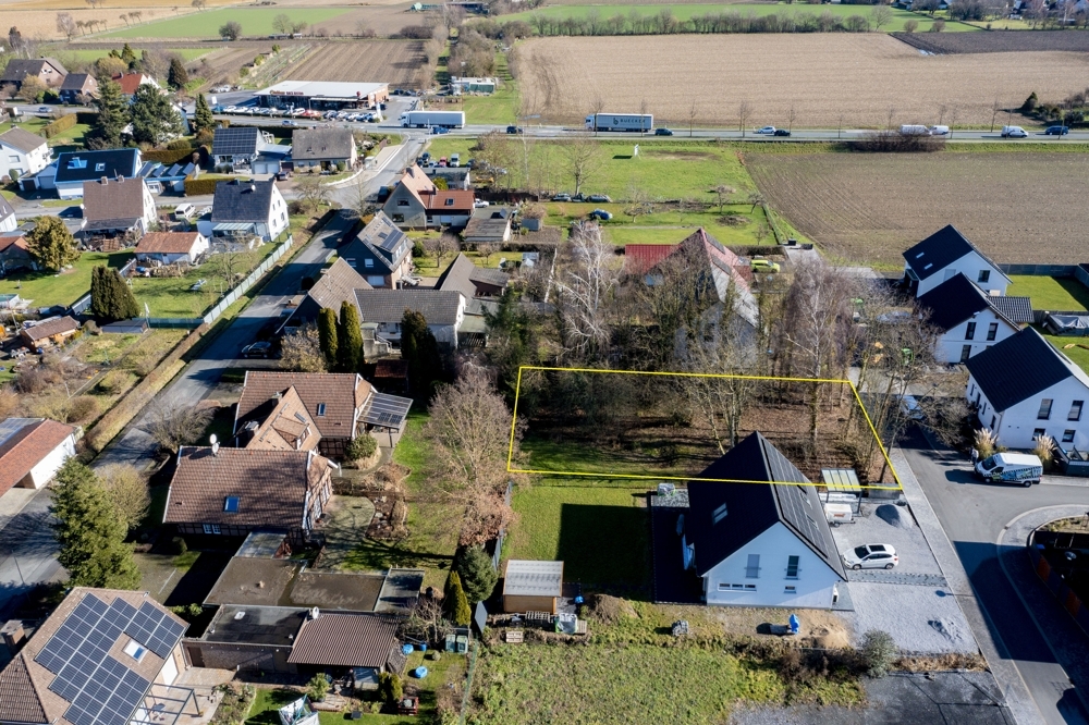 Ihr Platz zum Bauen – Ruhige Baulücke mit altem Baumbestand in Werl-Hilbeck - COURTAGEFREI -