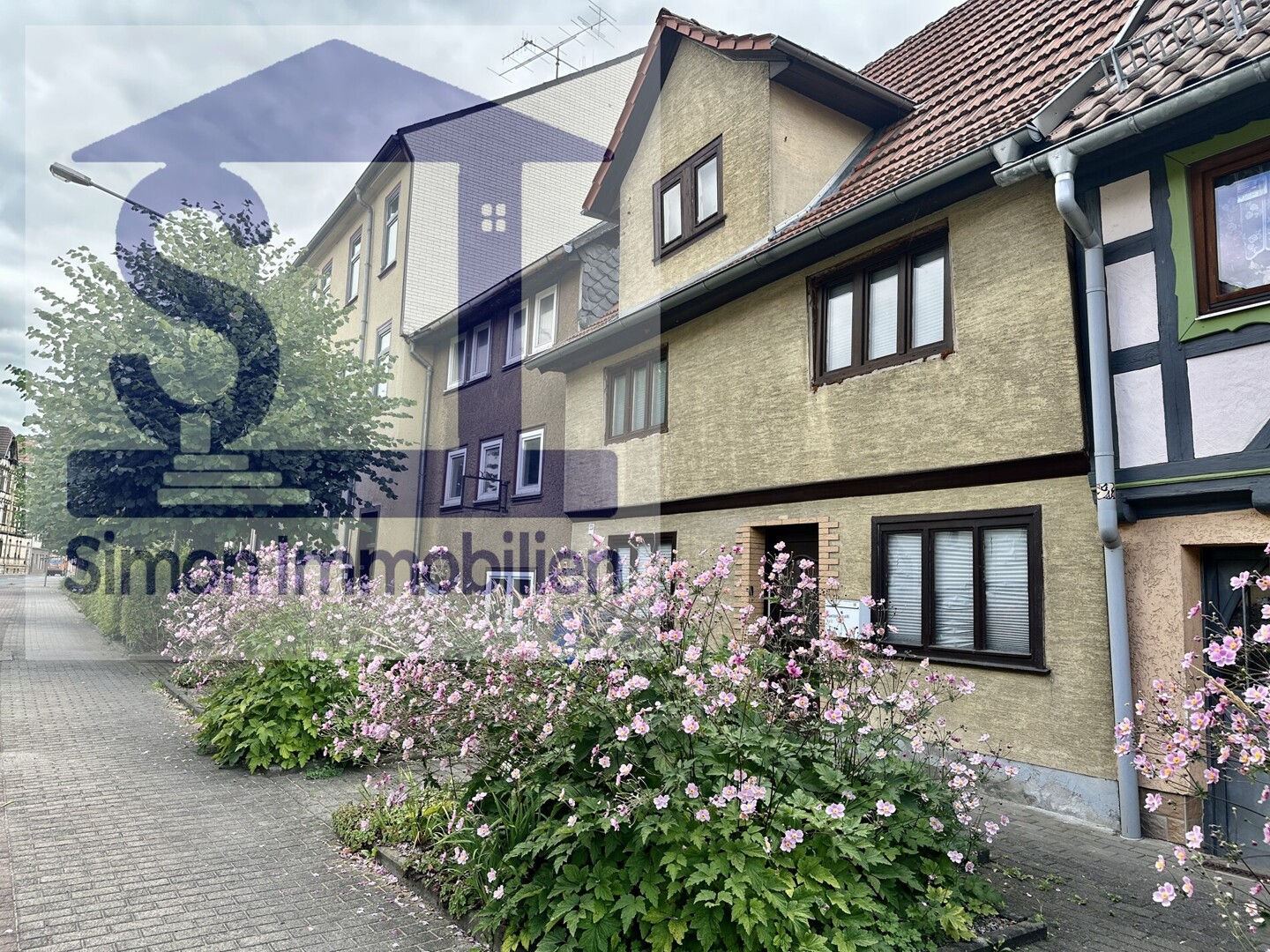 Immobilie in Schmalkalden- Ihr kleines Glück im Herzen von Schmalkalden – charmantes Reihenhaus mit Garten & zwei Balkonen!