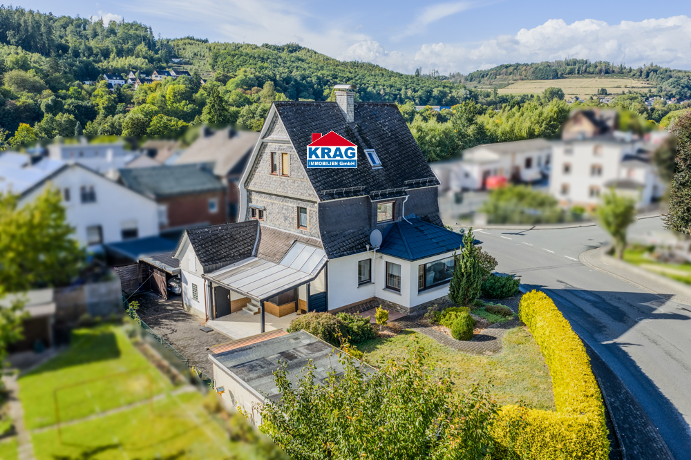 ++ KRAG Immobilien ++ Platz für Wohnen & Arbeiten: 4 Etagen, Garage, Carport, Terrasse ++