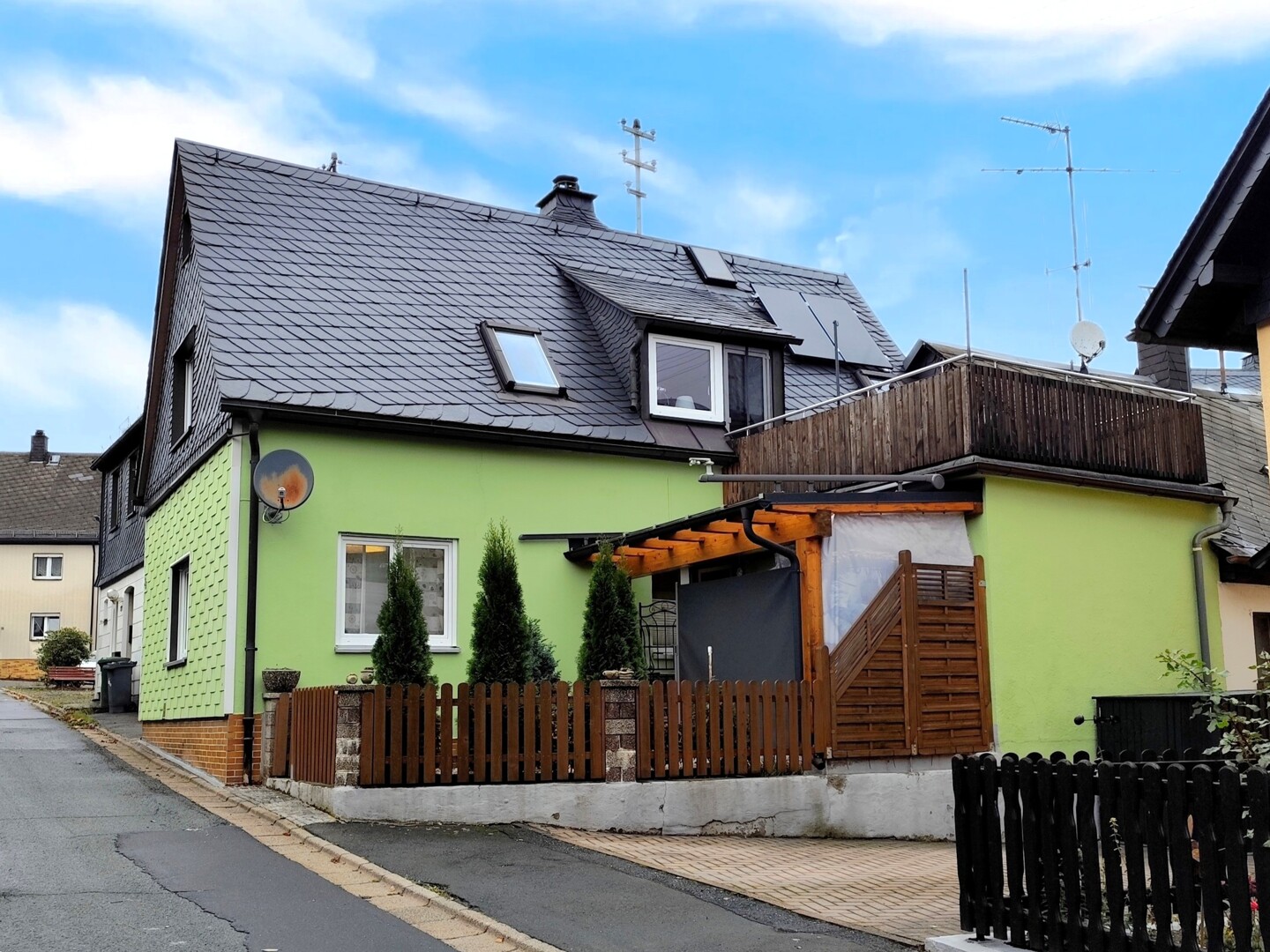 Modernisiertes Reihenendhaus mit Wohlfühlcharakter in 96365 Nordhalben!