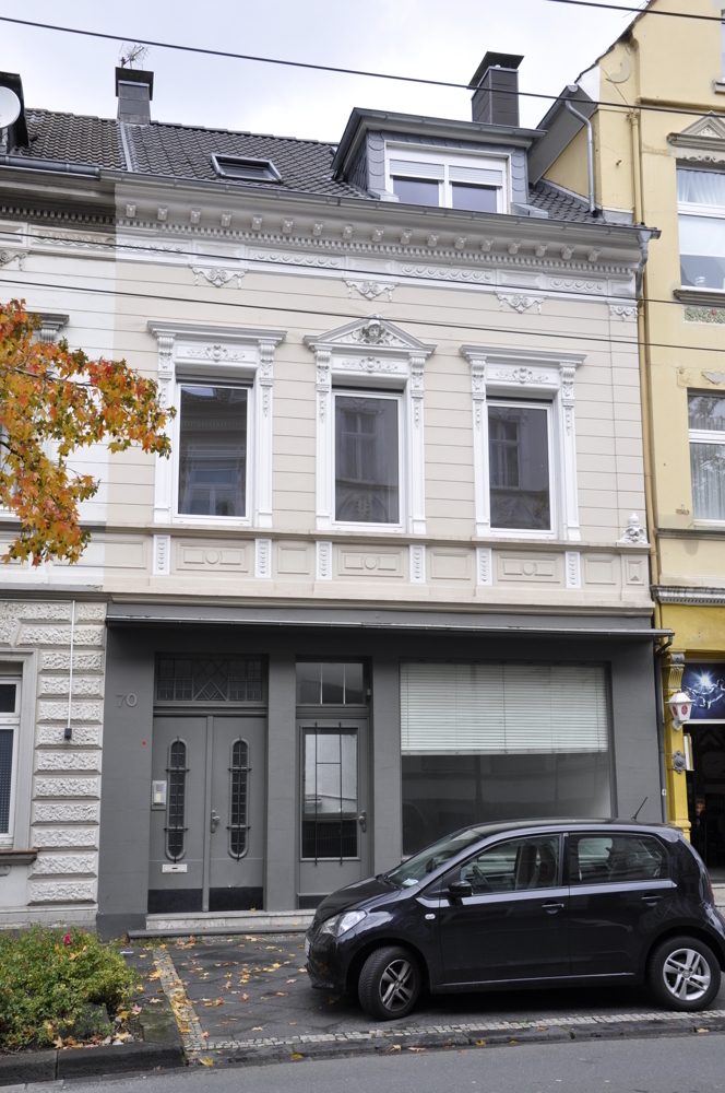 Modernisiertes WGH in zentraler Lage von Solingen-Wald ! PROVISIONSFREI !!!