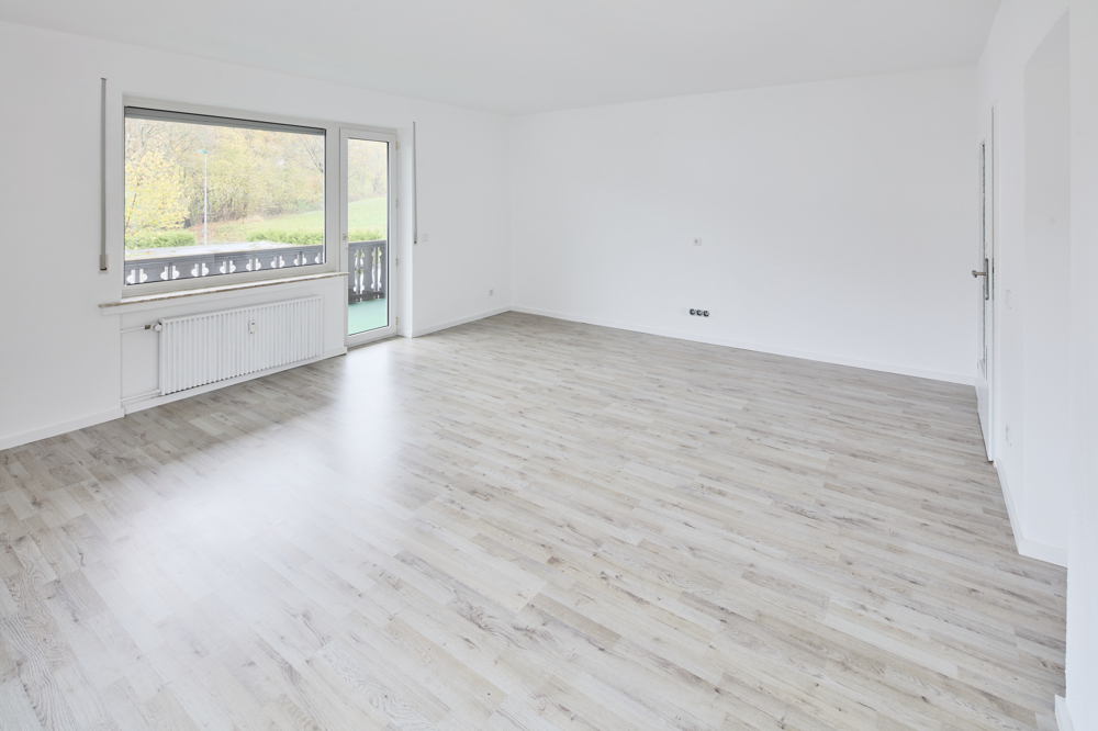 Erstbezug nach Renovierung – großzügige Wohnung mit Balkon & Garten