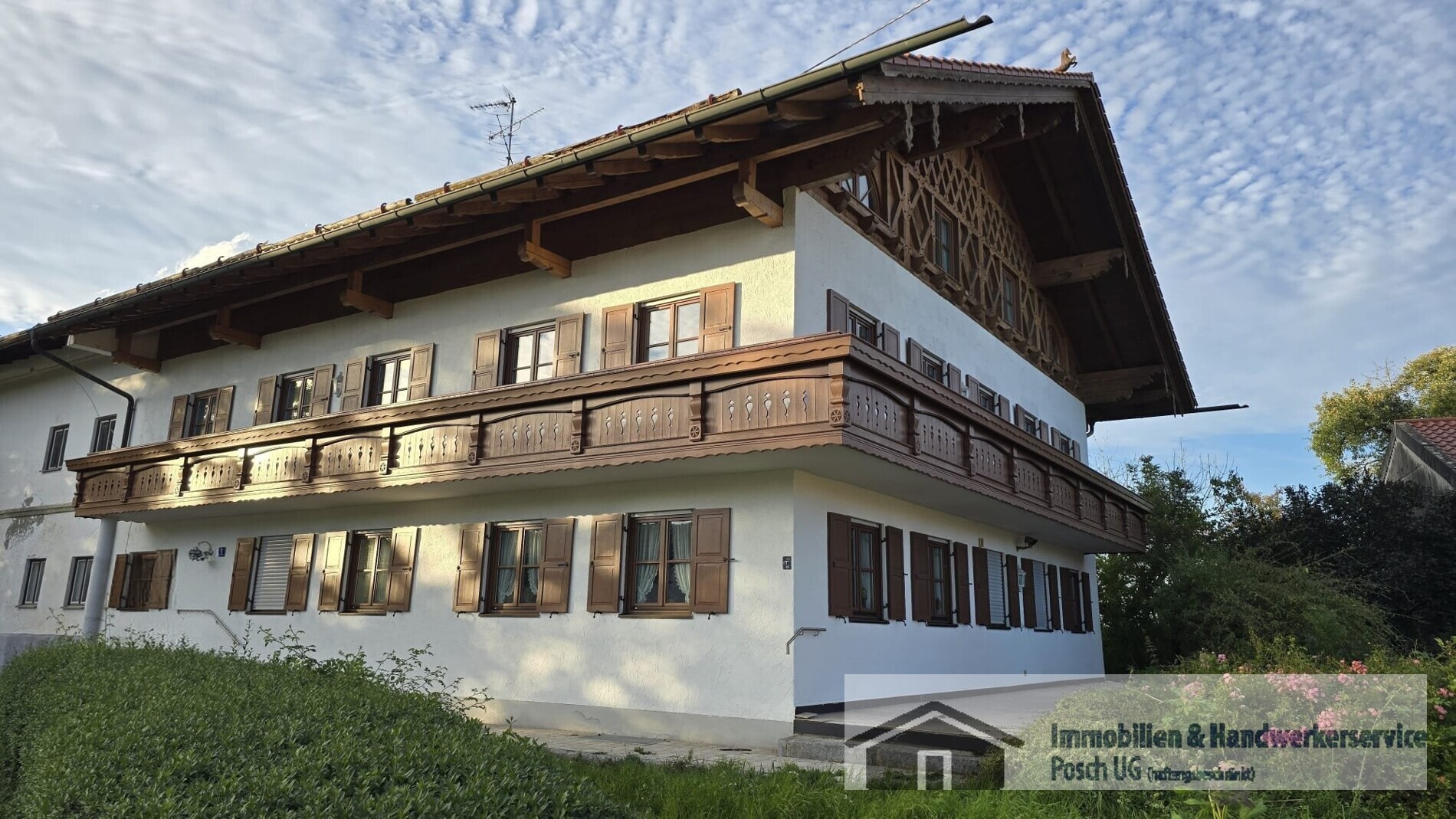 Neu renovierte Traumwohnung im Bauernhaus. 4,5Zi, Wk, 170m² Wfl,, 2 Balkone, großer Garten