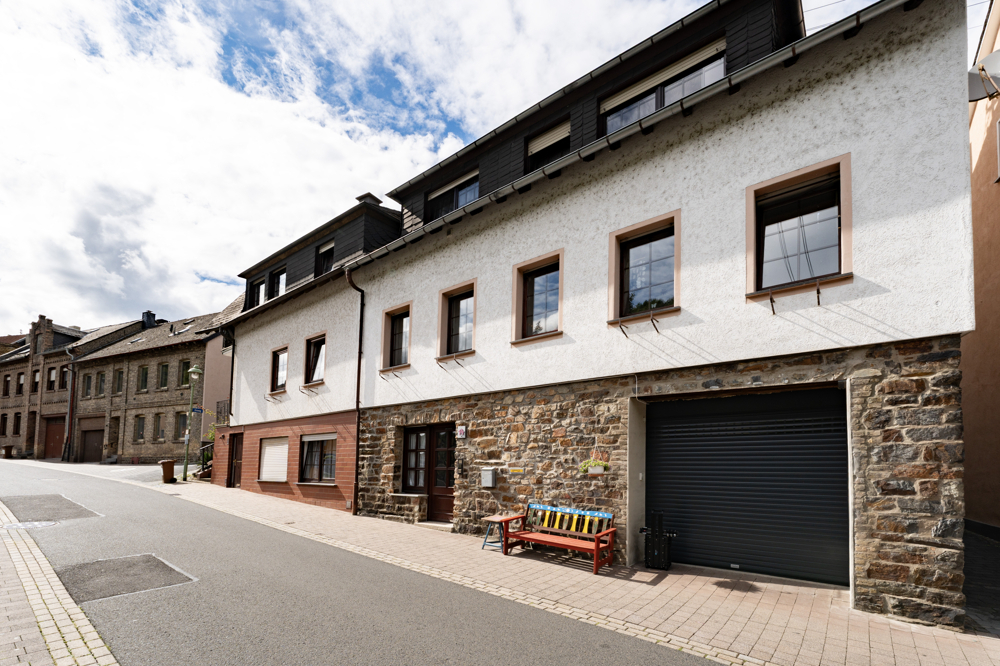 Dreifamilienhaus (vermietet) in Niederheimbach