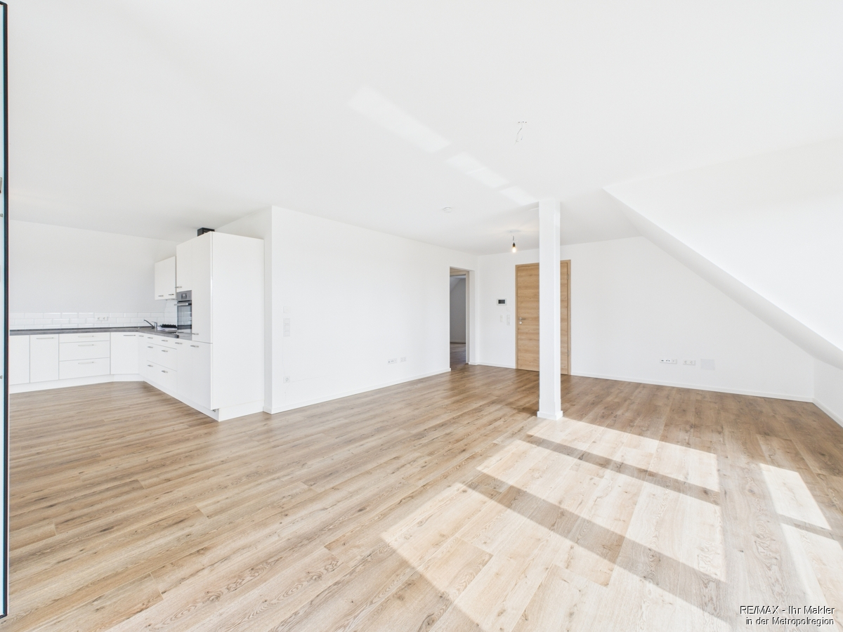 Sofort einziehen | moderne 2-Zi. Wohnung mit Loft-Charakter und Dachterrasse