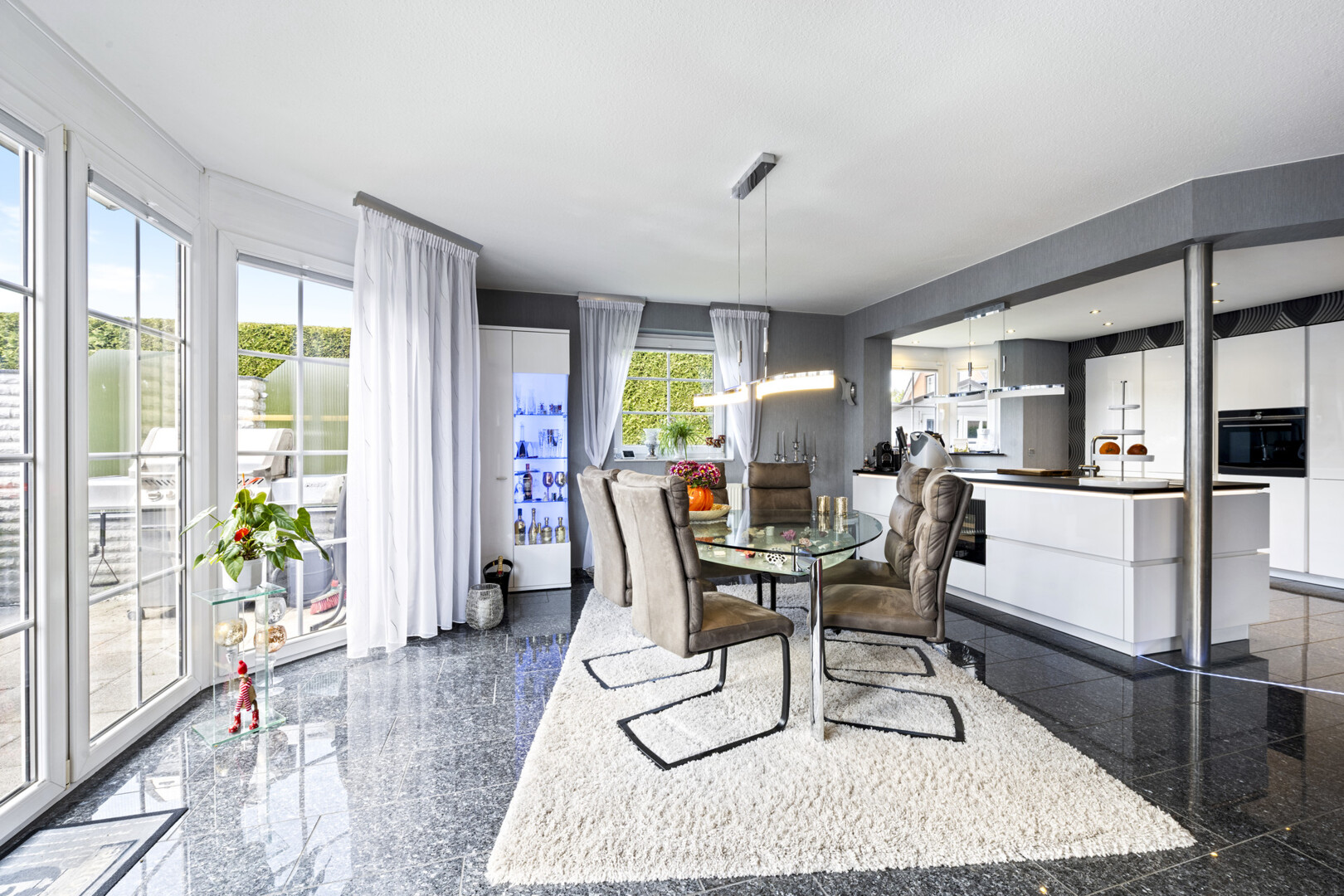 Familienidylle in Berkenthin – modernes Einfamilienhaus mit Kamin, Einbauküche & Einliegerwohnung