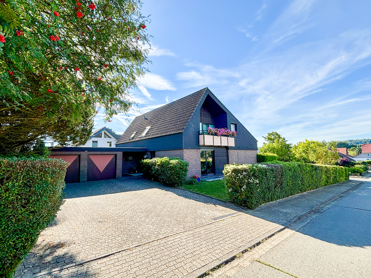 Ein Zuhause, zwei Wege - Zweifamilienhaus mit Gartenidylle & Renditepotenzial in Hattorf am Harz