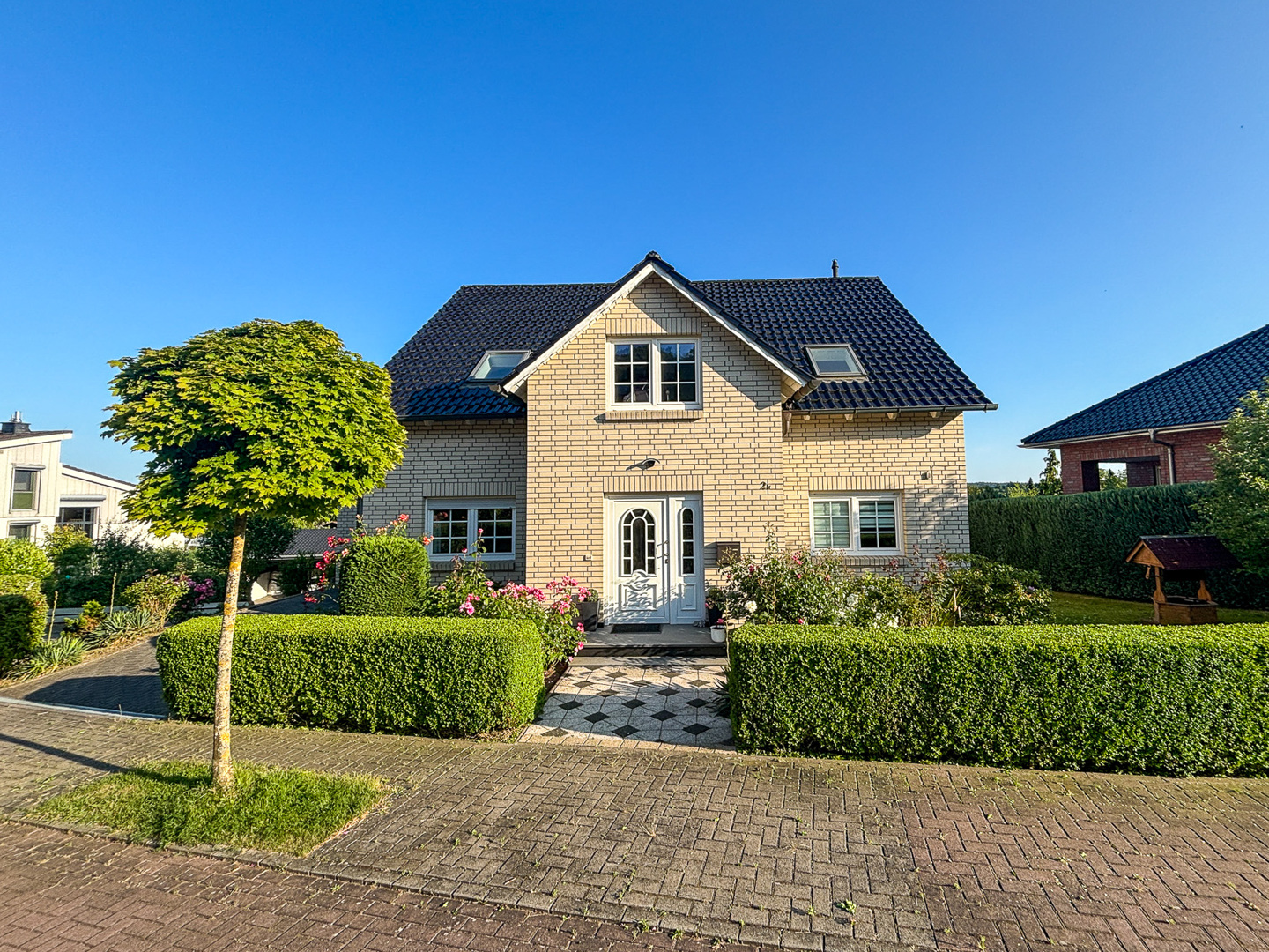 Panorama trifft Weitblick - repräsentatives Zweifamilienhaus in bester Lage von Bad Gandersheim