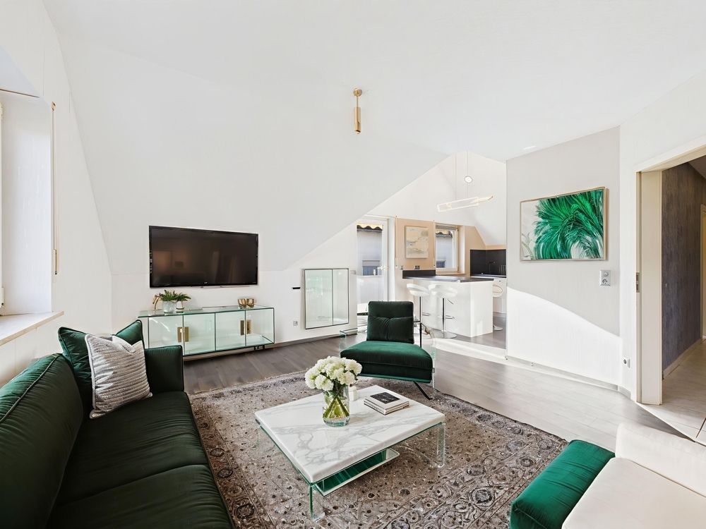 Sonnige Dachgeschosswohnung in ruhiger Lage – bezugsfrei und sofort verfügbar