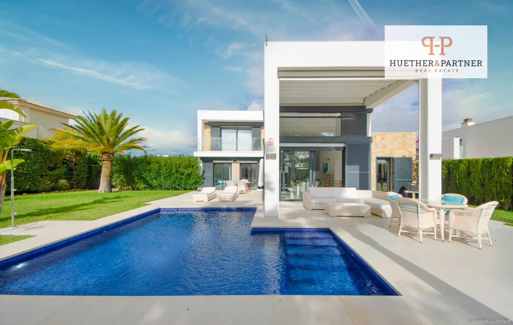 Familienfreundliche LUXUS-POOL-VILLA mit Garten + Carport in Cala Murada