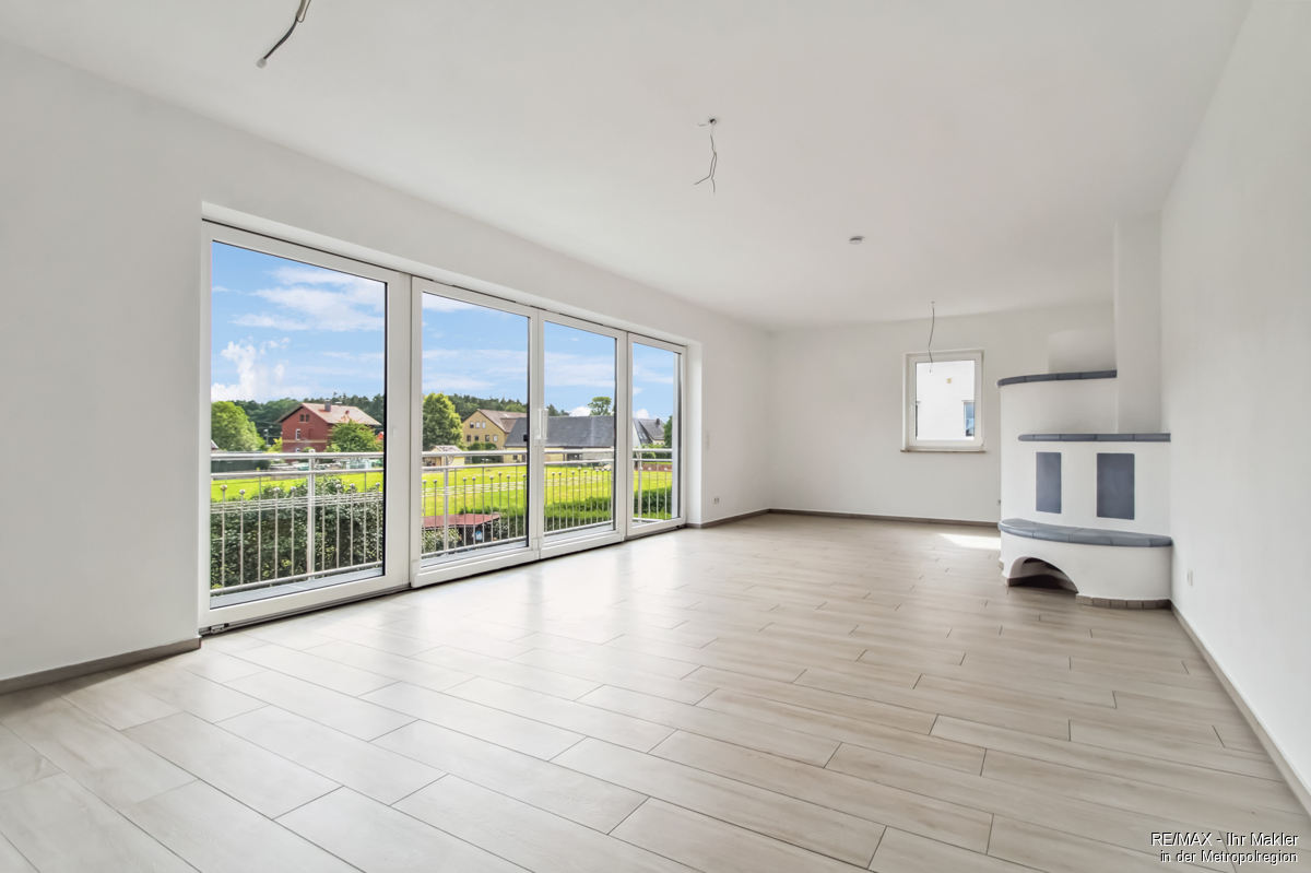 Moderne und großzügige Wohnung mit Einbauküche und Süd-Balkon