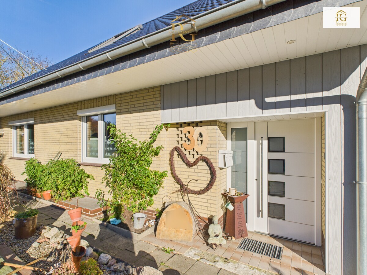 Großzügiges EFH Cuxhaven-Altenwalde DG Neubau 2022 mit Wärmepumpe. Nutzung auch als ZFH möglich