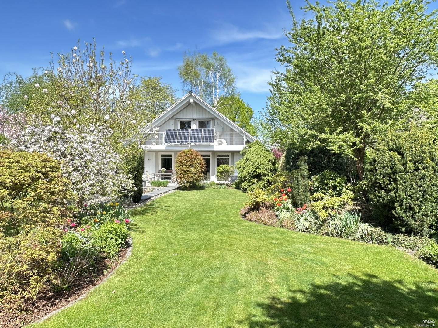 Charmantes Einfamilienhaus mit flexibler Raumaufteilung und Gartenidylle