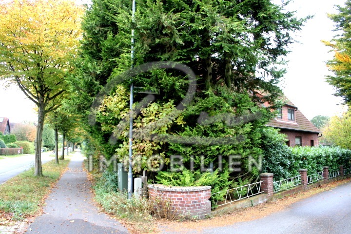 Potenzial in Toplage: Eckgrundstück auf ca. 1.352m² mit Altbestand in Klecken nahe Hamburg