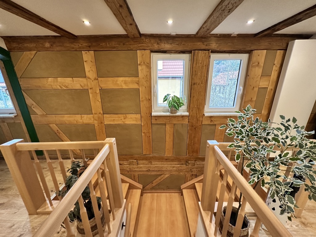 Ideal für Unternehmer !!!
Modernes und komplett möbliertes Bauernhaus mit Geschichte - die besondere Immobilie in Rennsteignähe Staunen -  Verlieben - Einziehen - Wohlfühlen