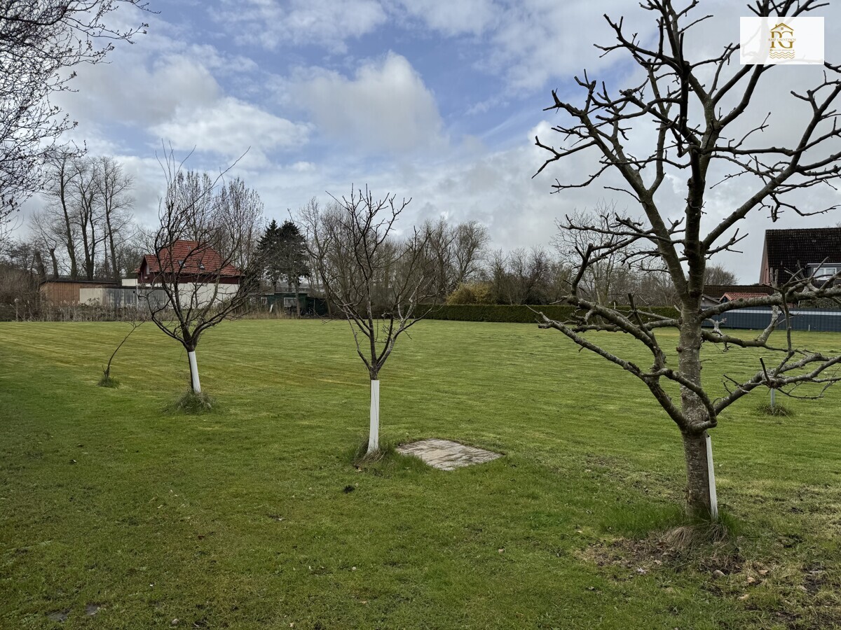 Baugrundstück in Otterndorf 4-6 EFH/MFH möglich
4.101 m2 davon 1.980 m2 Wohnbaufläche