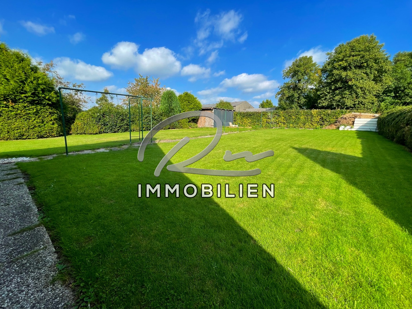 Freistehendes Reetdachhaus + Anbau auf Baugrundstück für ein Einfamilien- oder Doppelhaus mit ca.232m² Wfl.