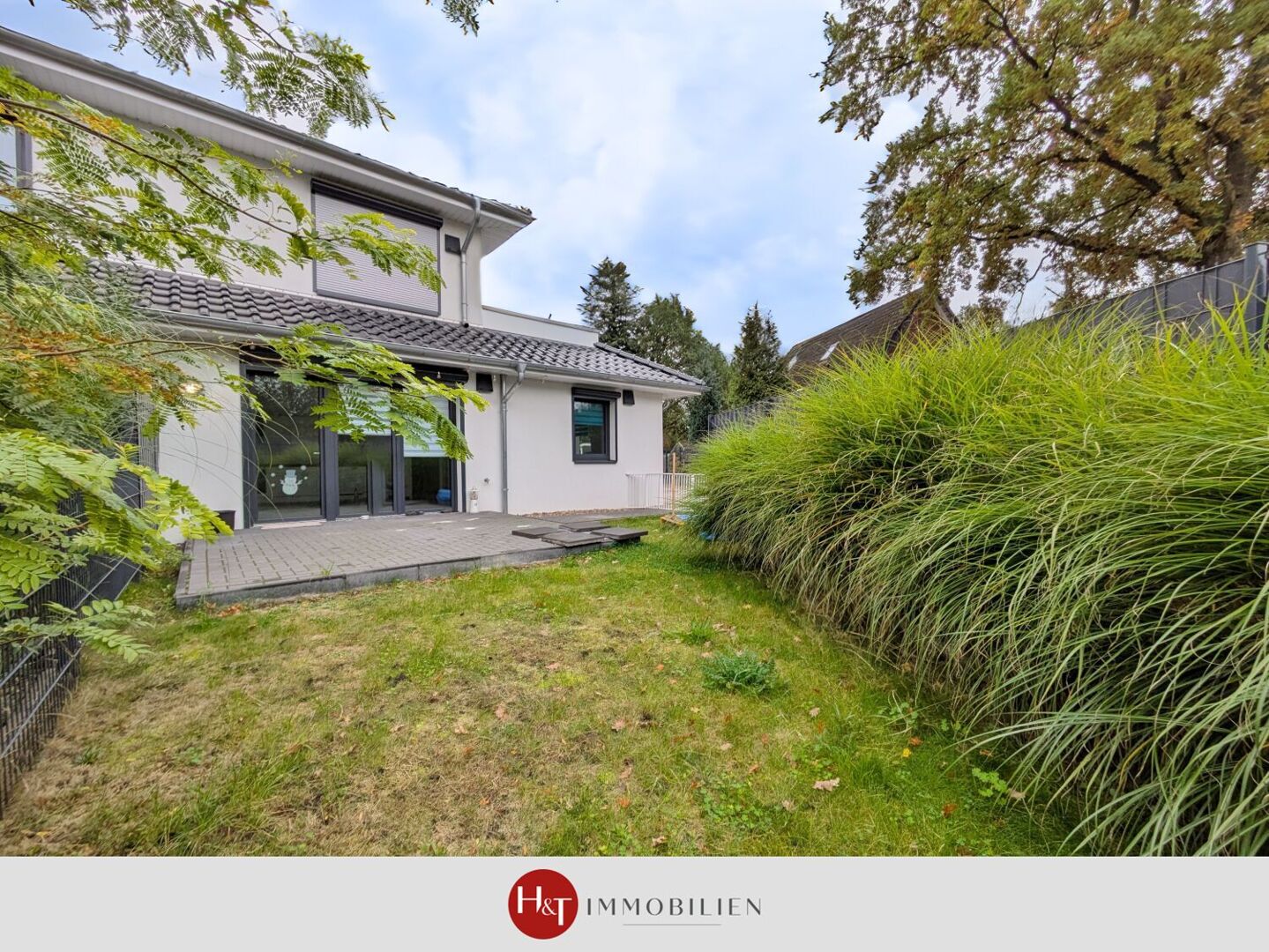 Großzügig und modern mit eigenem Garten im KfW-Effizienzhaus 40+ EE