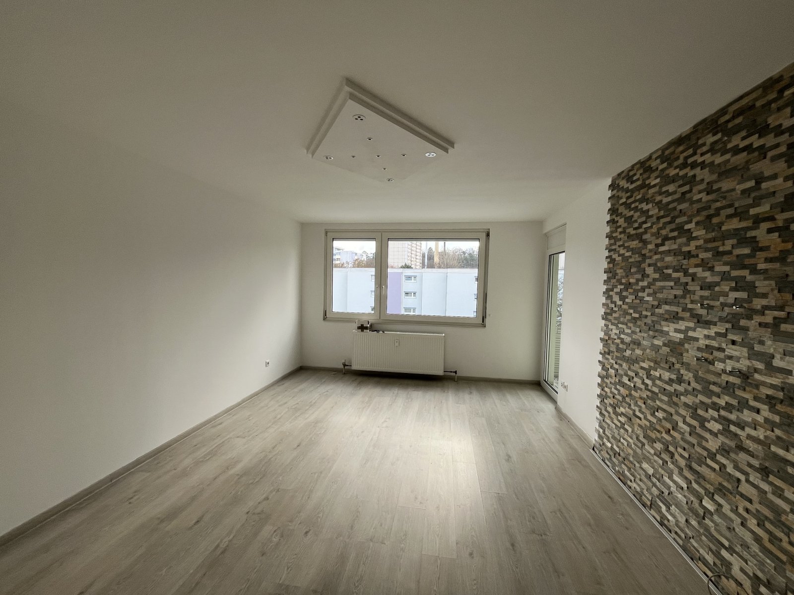 BB: Moderne, renovierte 4-ZW zum sofortigen Bezug