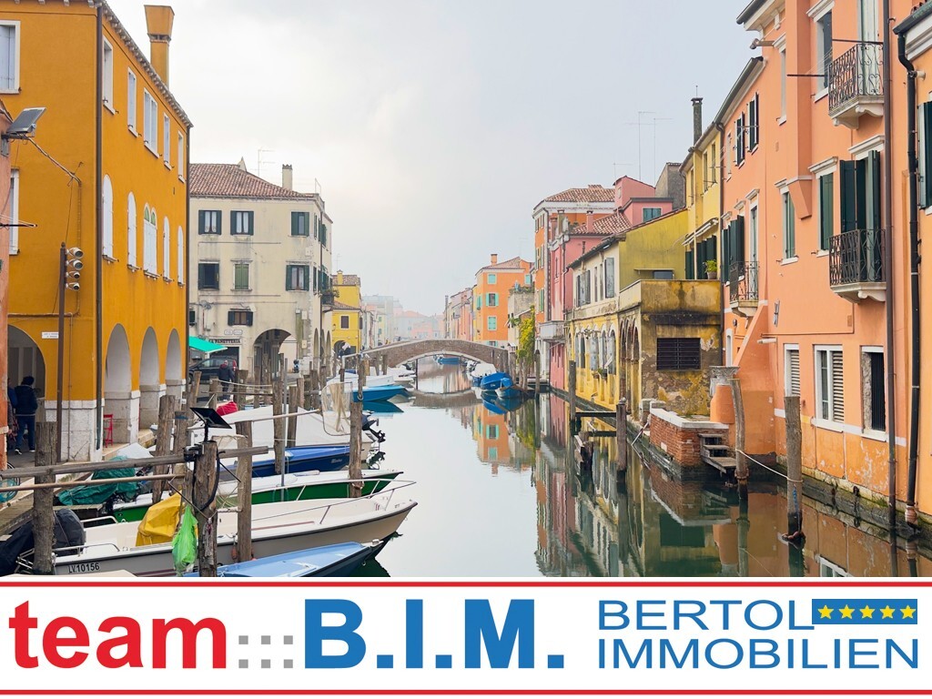 Centro Storico | Malerische Direktlage am Canal Vena / Ponte Vigo | Kleinod im venezianischen Stil