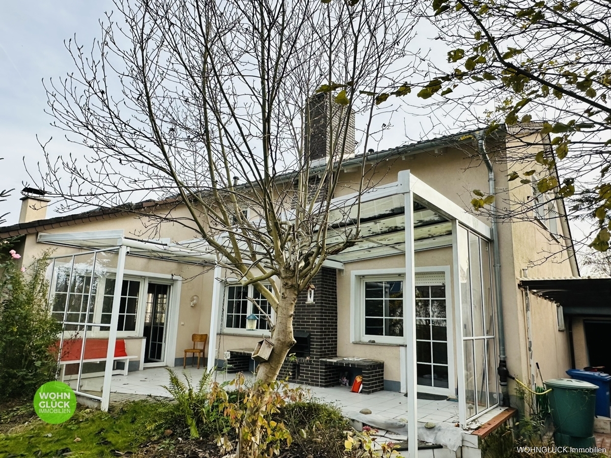 Neuer Preis- tolle Lage mit Platz und herrlichem Garten