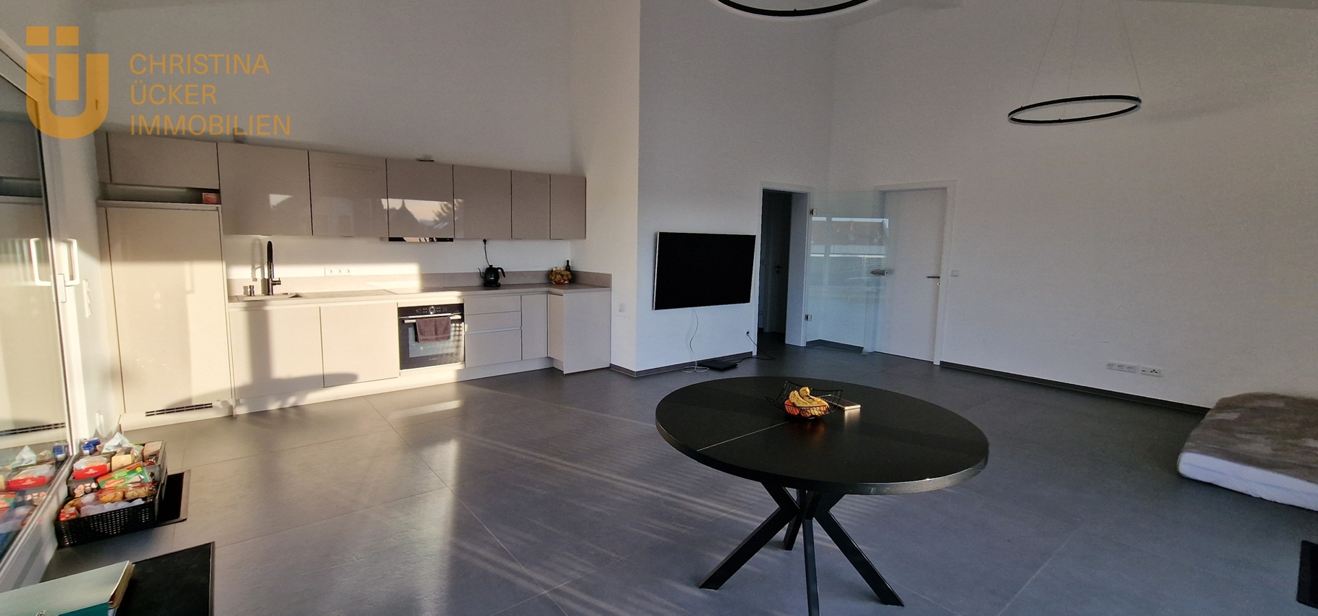 Hochwertige 3 Zimmerwohnung * Dachterrasse * Aufzug* Stellplatz * in Rödermark Ober-Roden