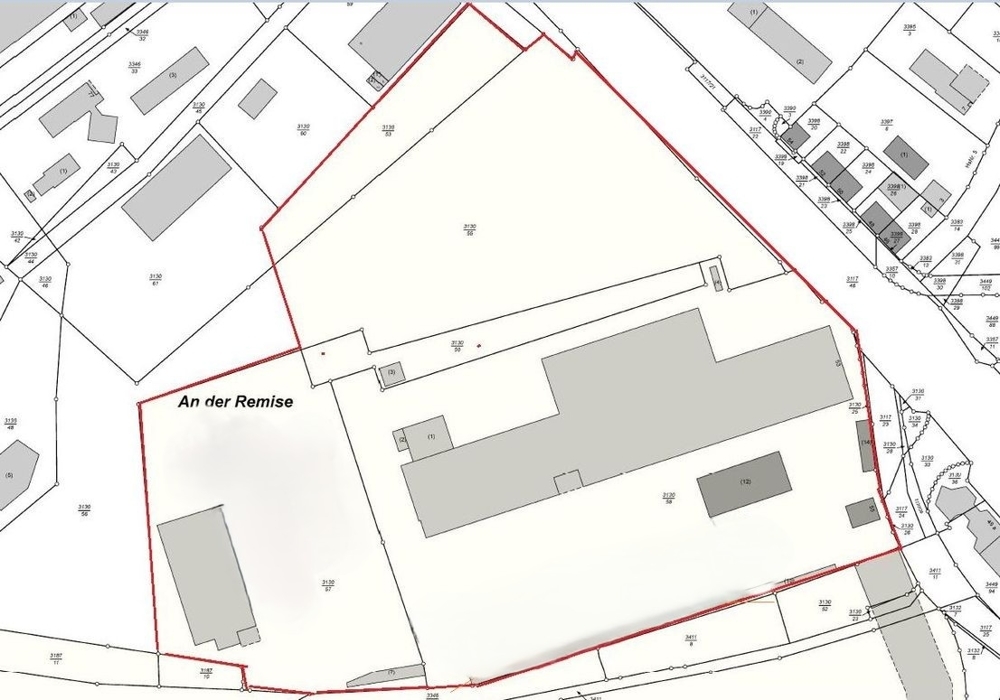 Erschlossenes Gewerbegrundstück (ca. 61.414 m²) mit Gewerbehallen, Büros und Gleisanschluss