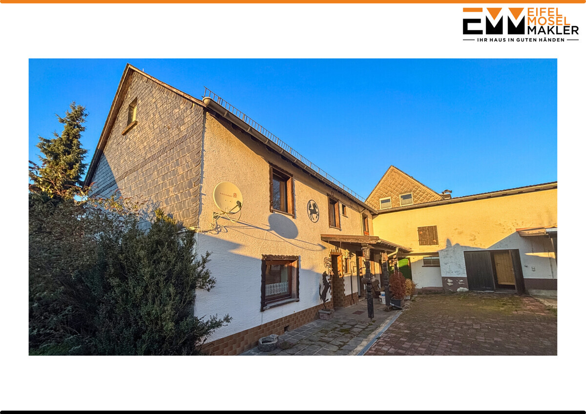 Für Pferdefreunde – Wohnhaus mit Stallungen und Nebengebäude