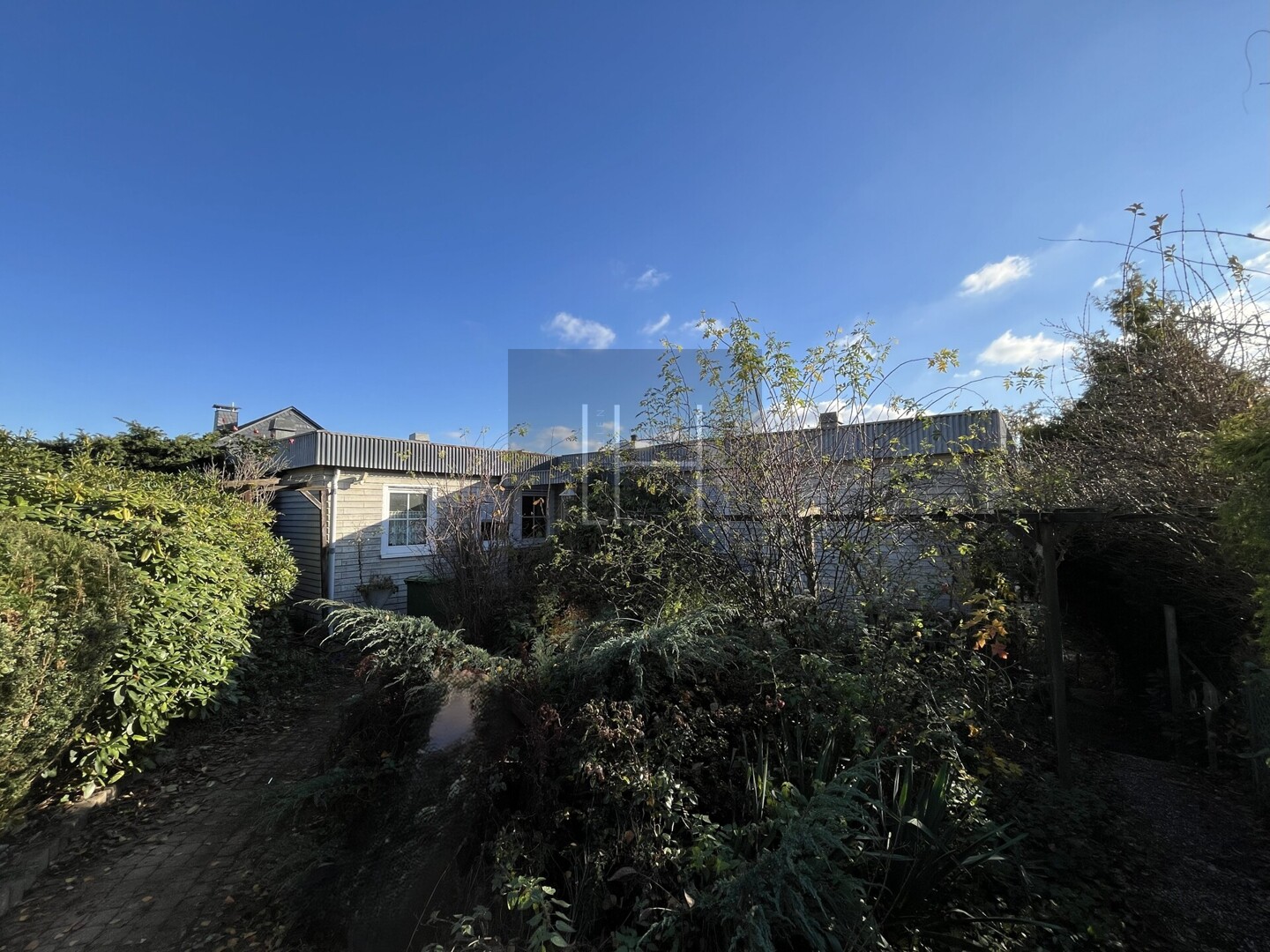 Leben, wo die Natur beginnt – Bungalow mit vielseitigen Möglichkeiten