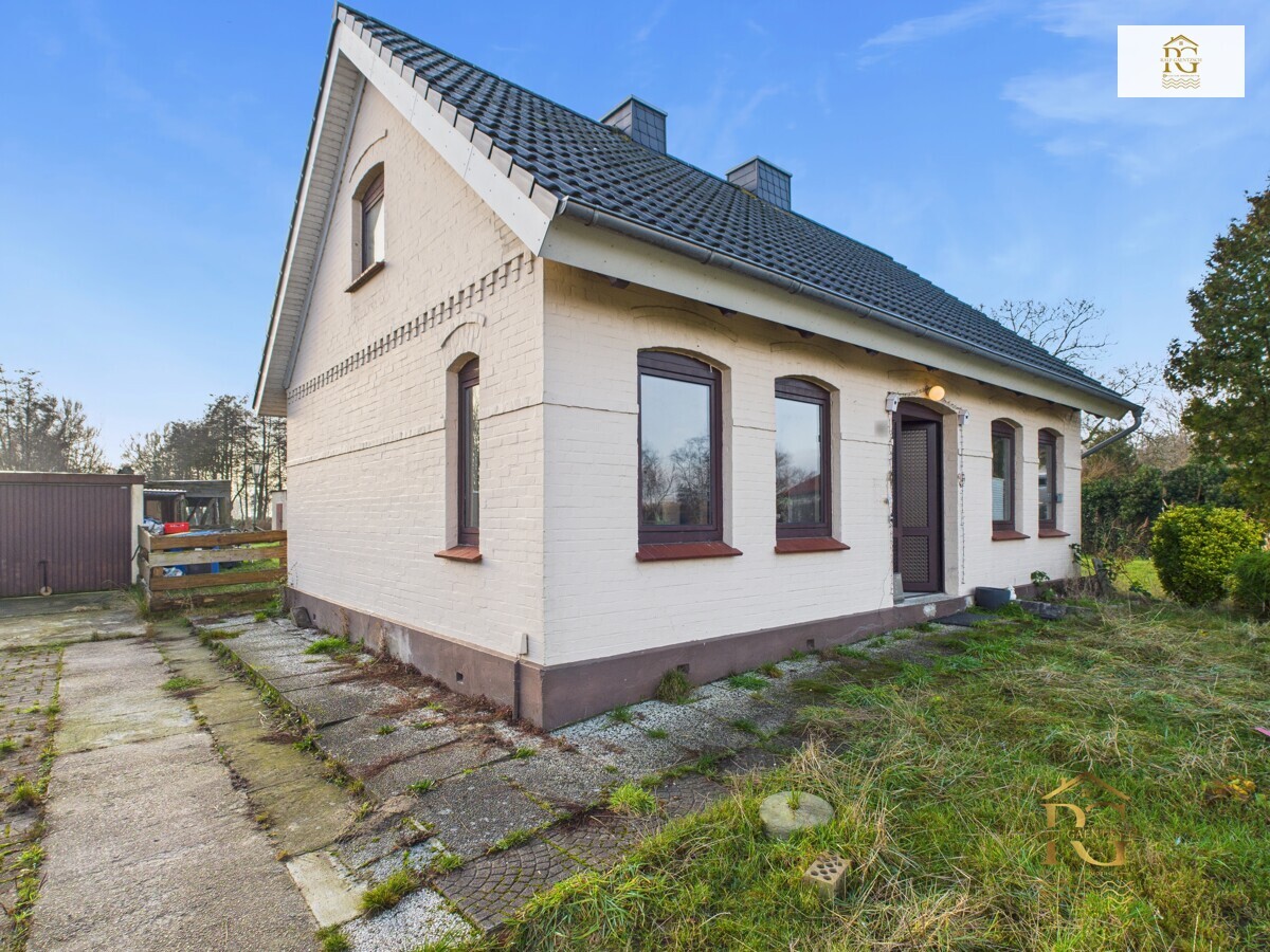 RESERVIERT-EFH mit direktem Deichblick mit Potenzial und großem Grundstück bestens geeignet für Pferdehaltung