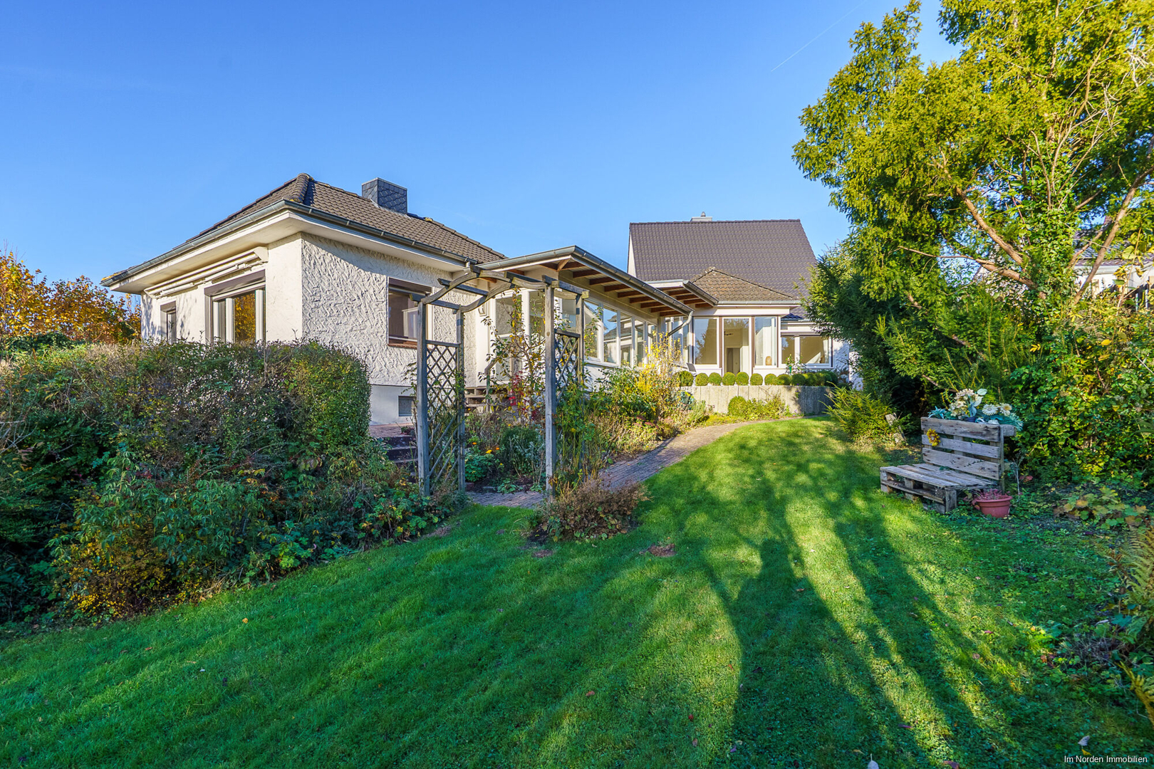 Zwei verbundene Häuser in beliebter Lage von Eutin