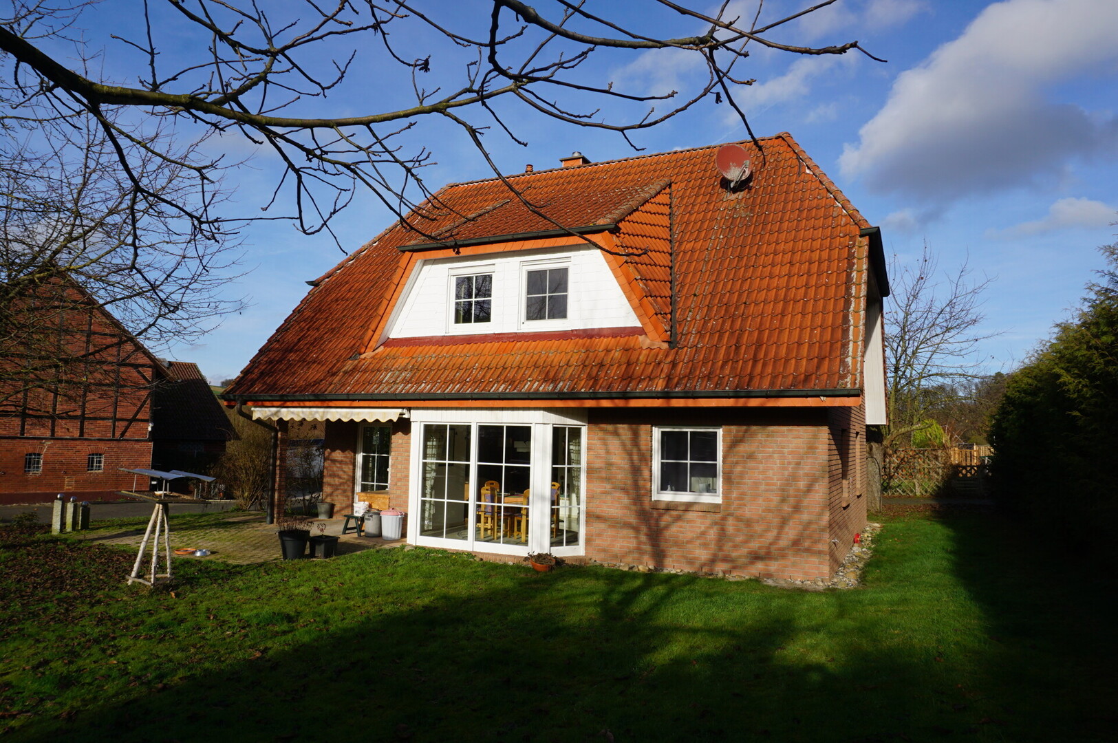 Seltene Gelegenheit: Besonderes Anwesen für Pferdefreunde. Keine Käuferprovision!