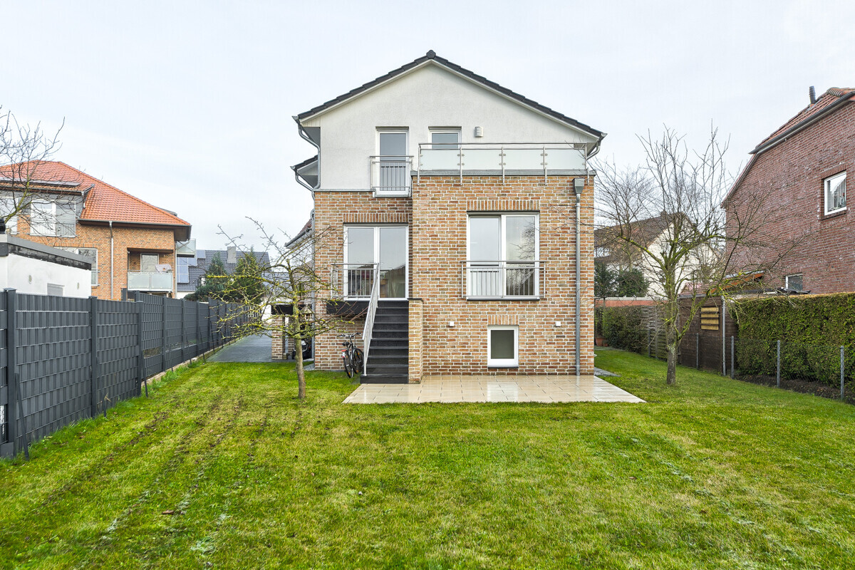 Moderne Stadtvilla bei Hannover – drei Vollgeschosse mit sieben Zimmern, ideal für die Großfamilie