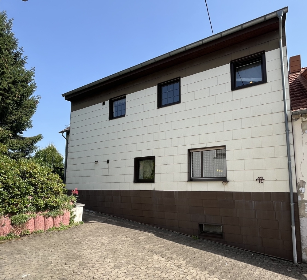 Mehrgenerationenhaus in ruhiger Lage mit weitläufigem Garten