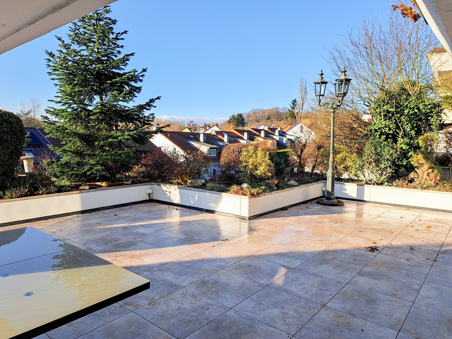 RAUMRIESE MIT RIESENTERRASSE UND SAUNA - elegante Terrassenwohnung