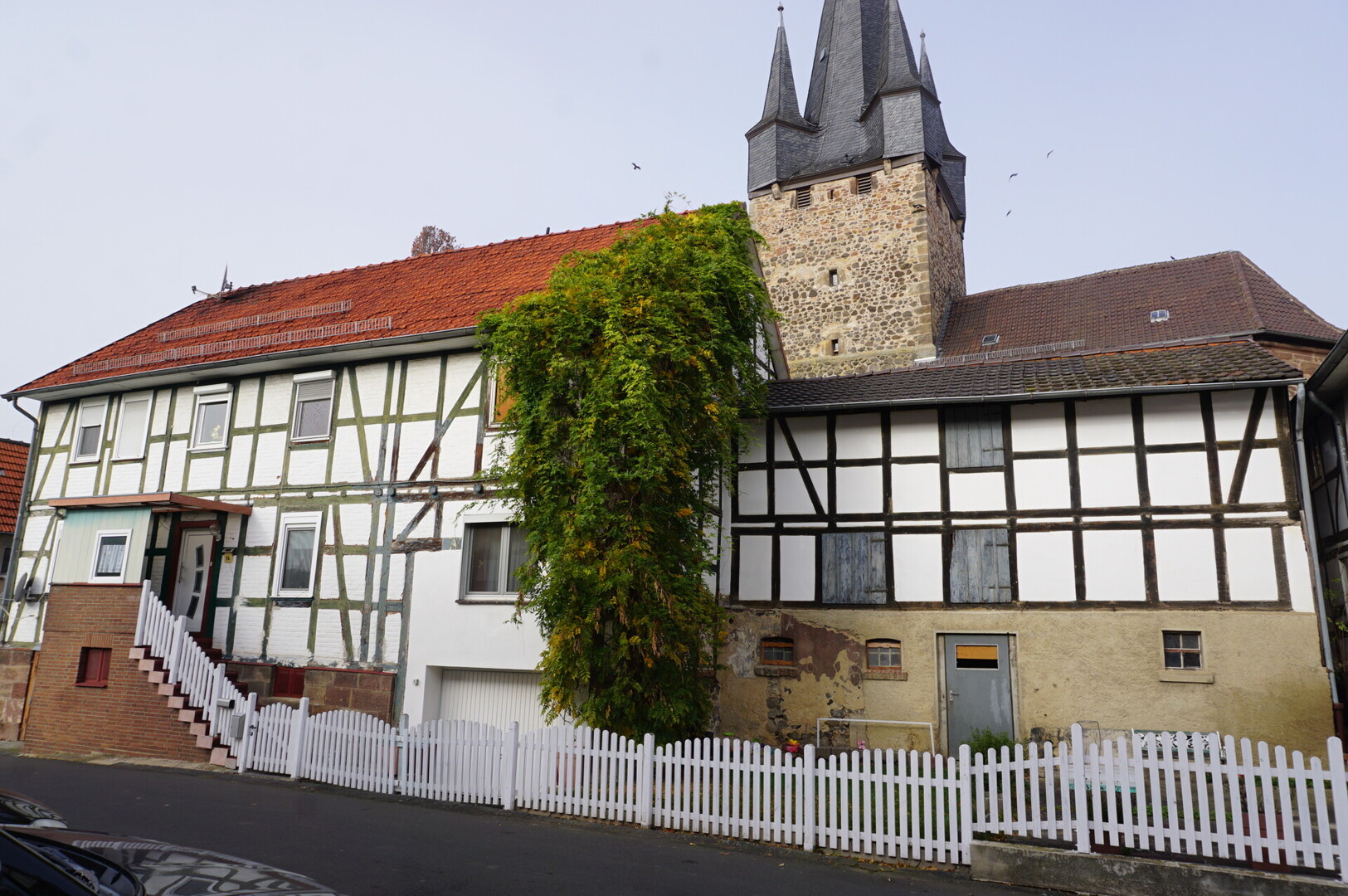 Einfamilien-Fachwerkhaus mit großem Raumangebot. Keine Käuferprovision!