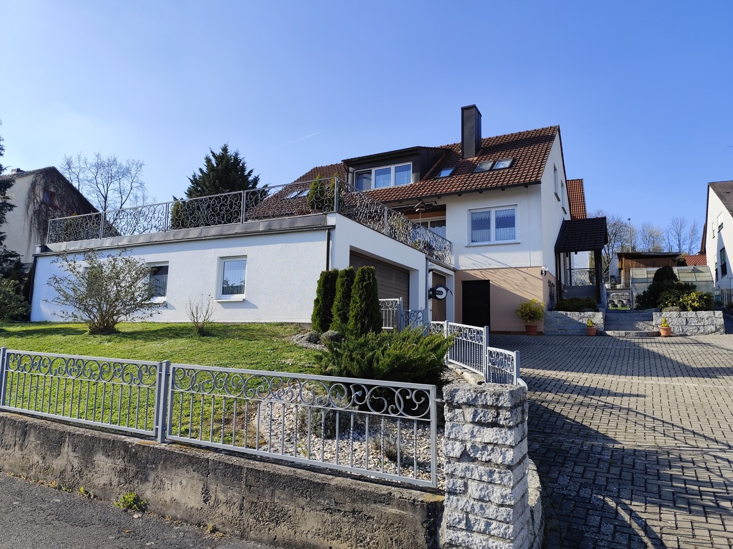 Top Einfamilienhaus mit Einliegerwohnung in 96117 Memmelsdorf-Weichendorf!