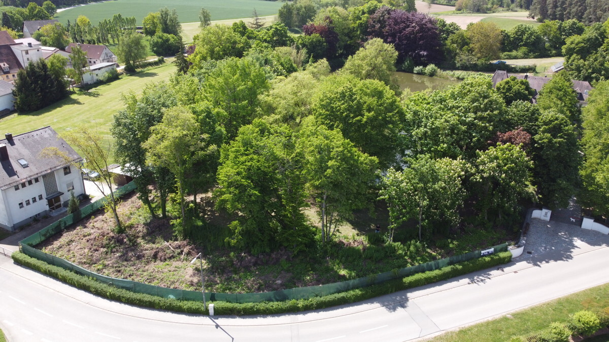 Herrliches Baugrundstück im fränkischen Seenland am See!  Ca. 1'660 m² für Ihr Bauprojekt!