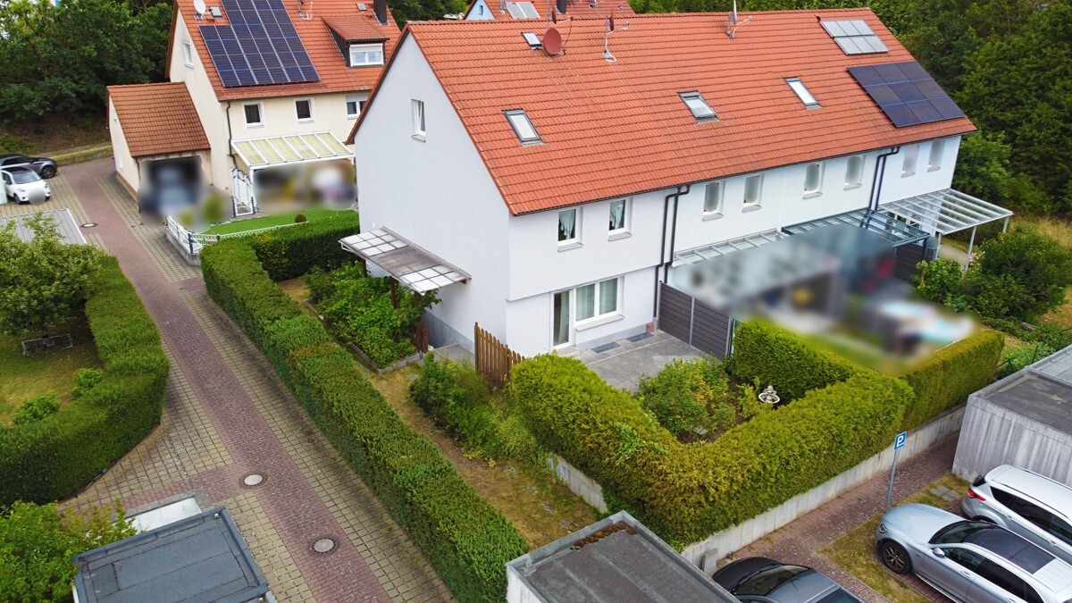 Schönes Reihenendhaus  mit Garten, Garage und Stellplatz in Nürnberg-Gebersdorf