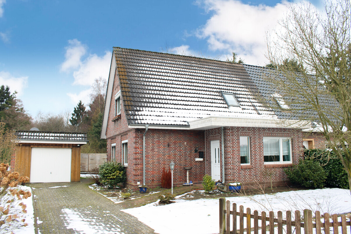 ***Freistehende Doppelhaushälfte in ruhiger Lage für den Eigenbedarf oder an Kapitalanleger!!!***