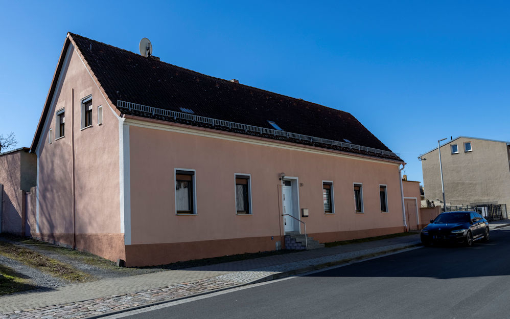 Viel Raum für Ihre Wohnideen ! Charmantes Einfamilienhaus mit Potenzial im Herzen von Schildau !