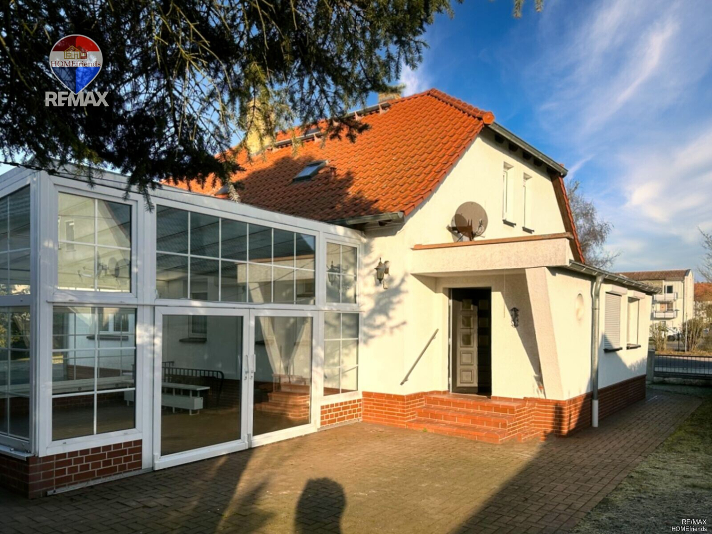 Neuhardenberg bei Berlin – Einfamilienhaus mit Wintergarten, Doppelgarage und großem Grundstück