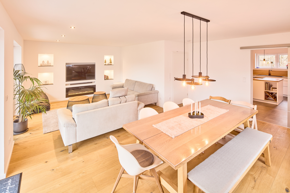 Modernes Wohnglück mit Garten und Platz zum Spielen