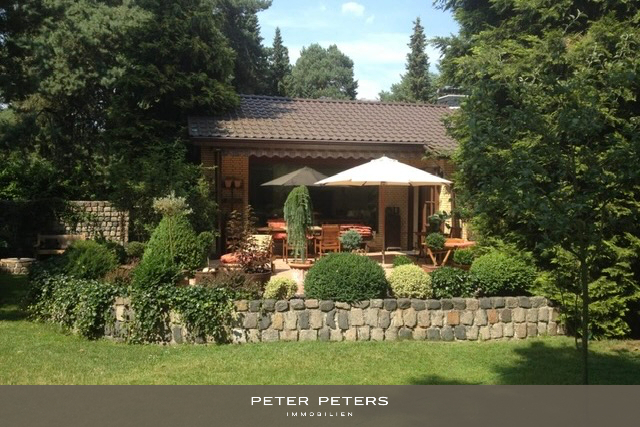 Einmaliges Parkgrundstück in Maschen Heide mit Altbestand