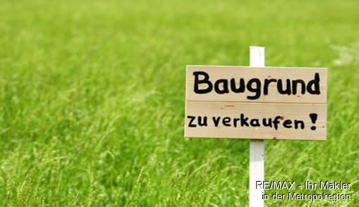 Großes Grundstück mit Baugenehmigung für 4 Reihenhäuser