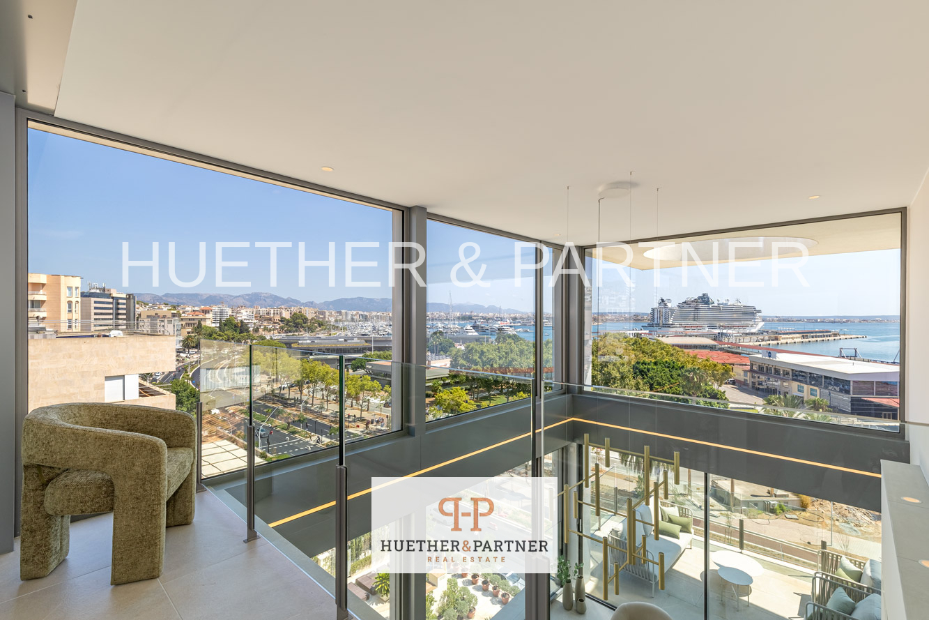 Luxuriöses Duplex-Penthouse mit Meerblick und privatem Pool am Paseo Marítimo