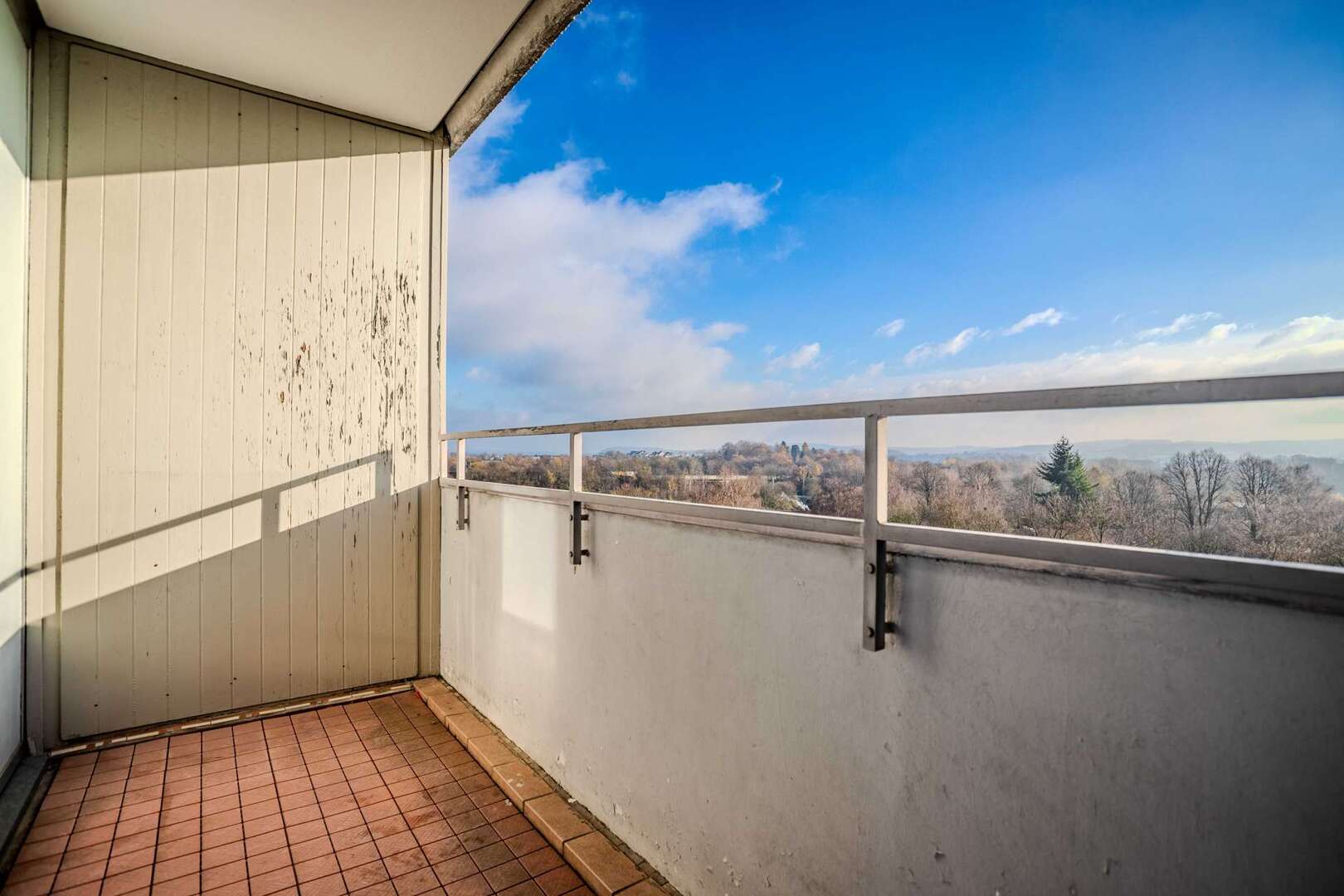Sanierungsbedürftige 2-Zimmer-Wohnung mit Balkon und Weitblick in Schwerte-Westhofen