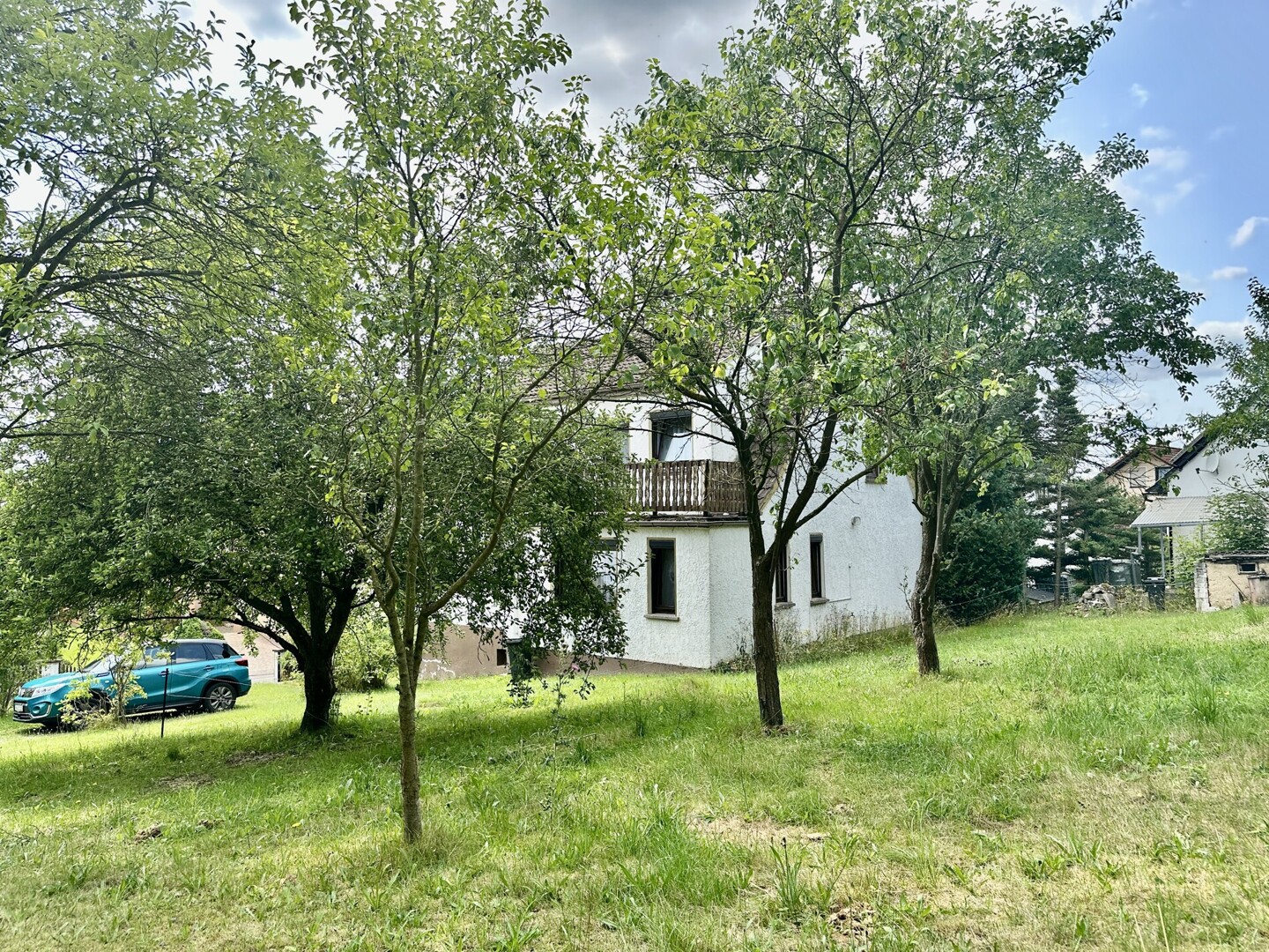 Immobilie in Rosa Landkreis Schmalkalden - Meiningen - Ein Haus, viele Möglichkeiten - Wohnen, Werkeln, Tierhaltung möglich ! Landleben mit Freiraum in Rosa !