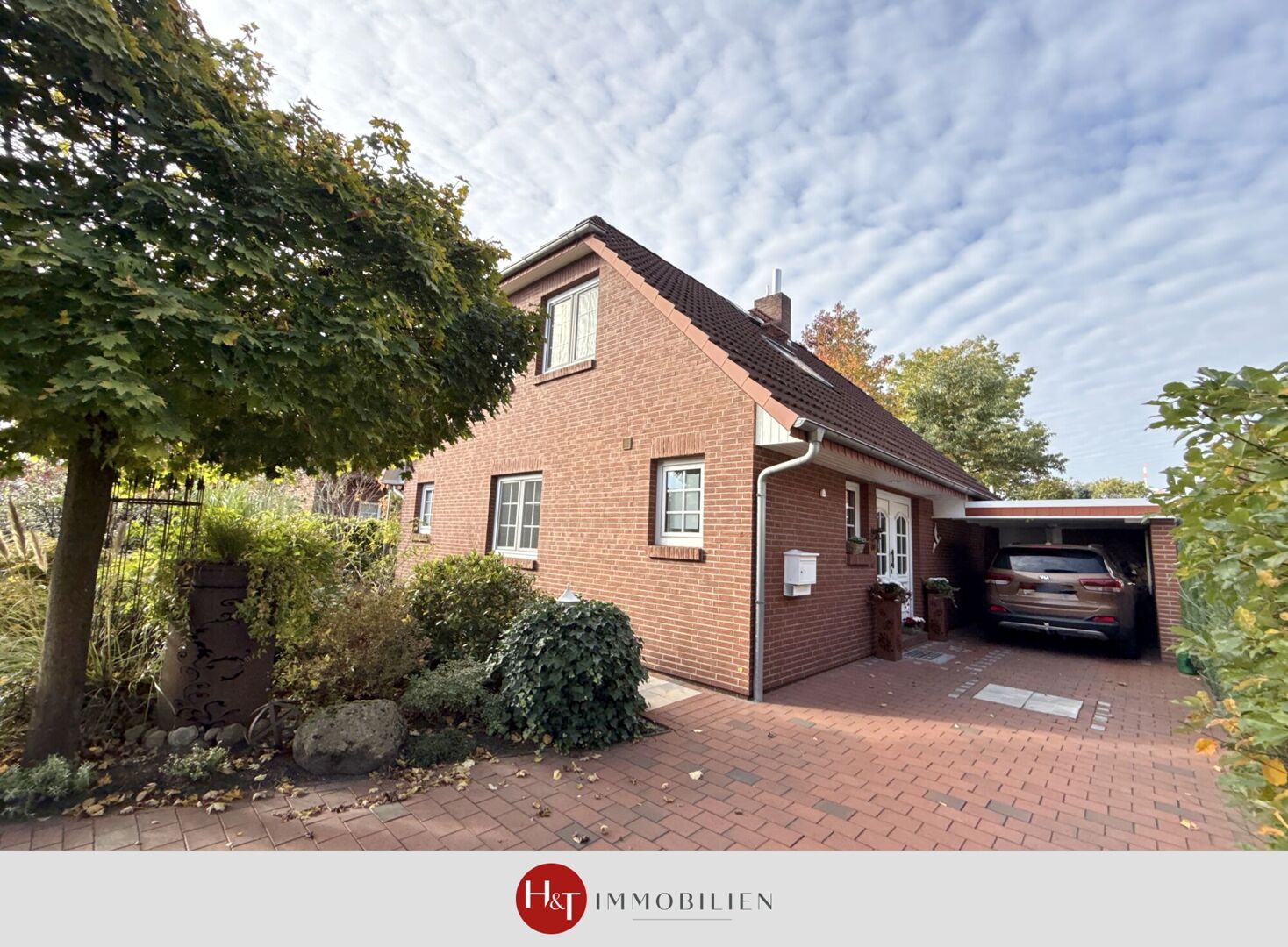 Gepflegtes Einfamilienhaus mit Kamin und Wintergarten