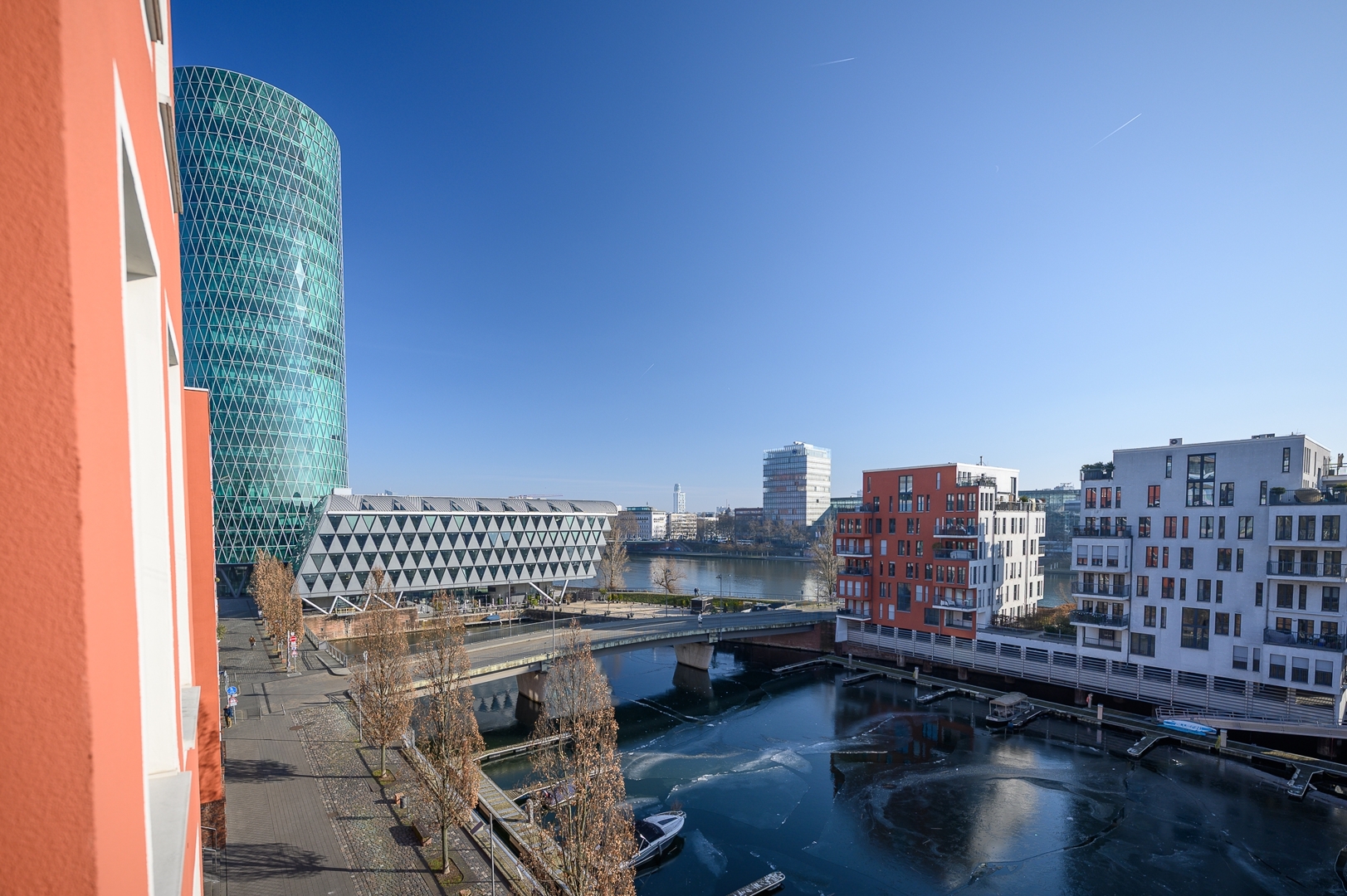 SCHICK MIT BLICK IM FRANKFURTER WESTHAFEN | Penthouse in toller Lage